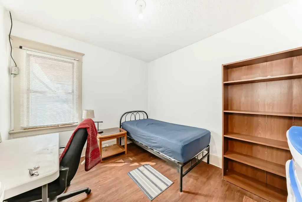 1227 13 Avenue SW Calgary AB T3C 0T2