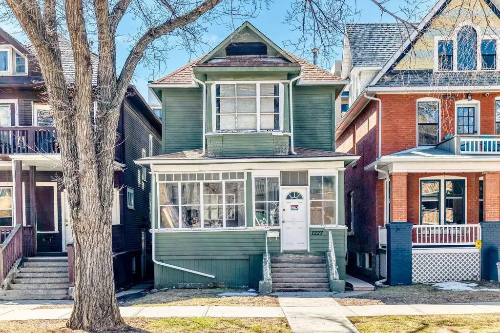 1227 13 Avenue SW Calgary AB T3C 0T2