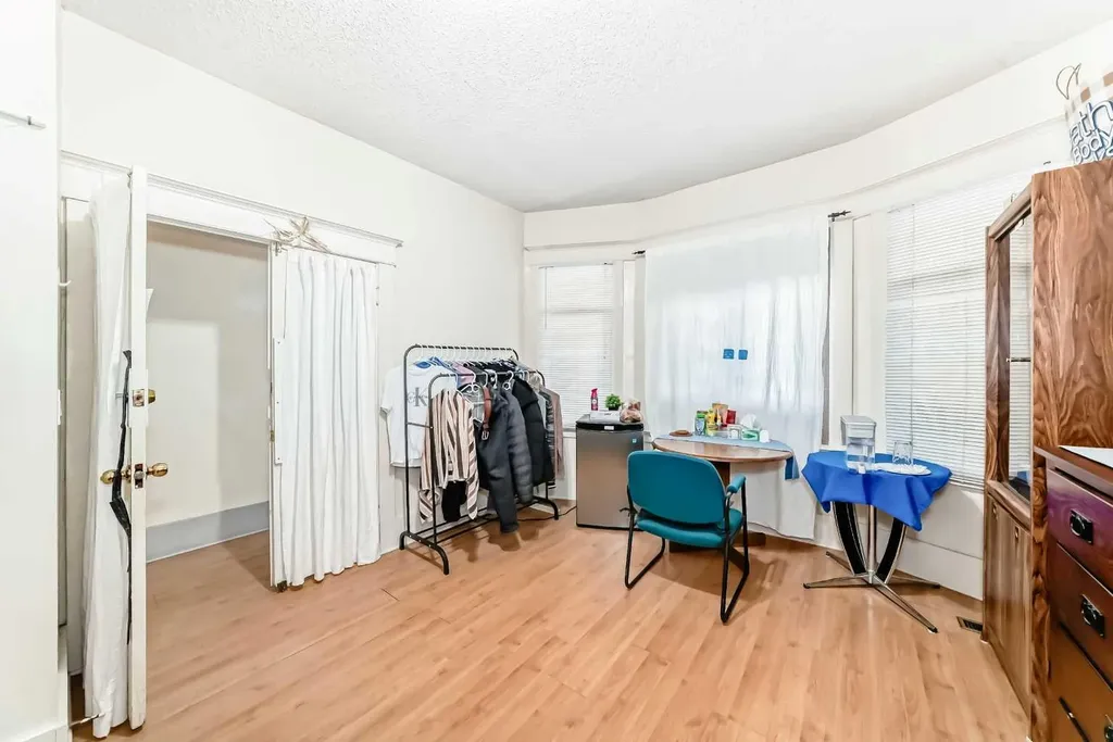 1227 13 Avenue SW Calgary AB T3C 0T2