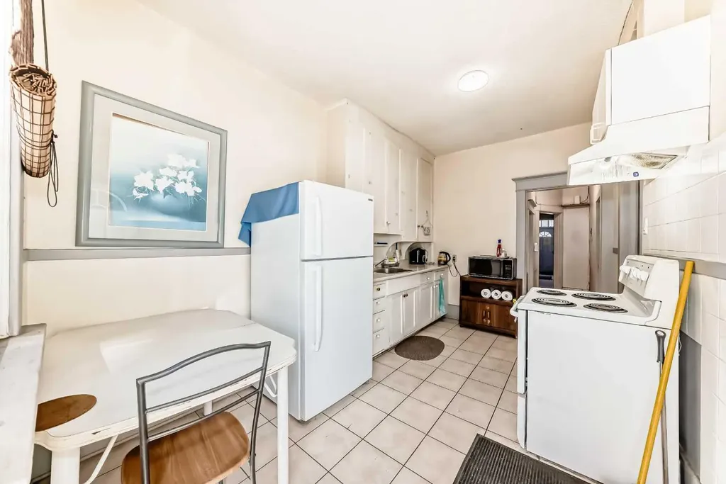 1227 13 Avenue SW Calgary AB T3C 0T2