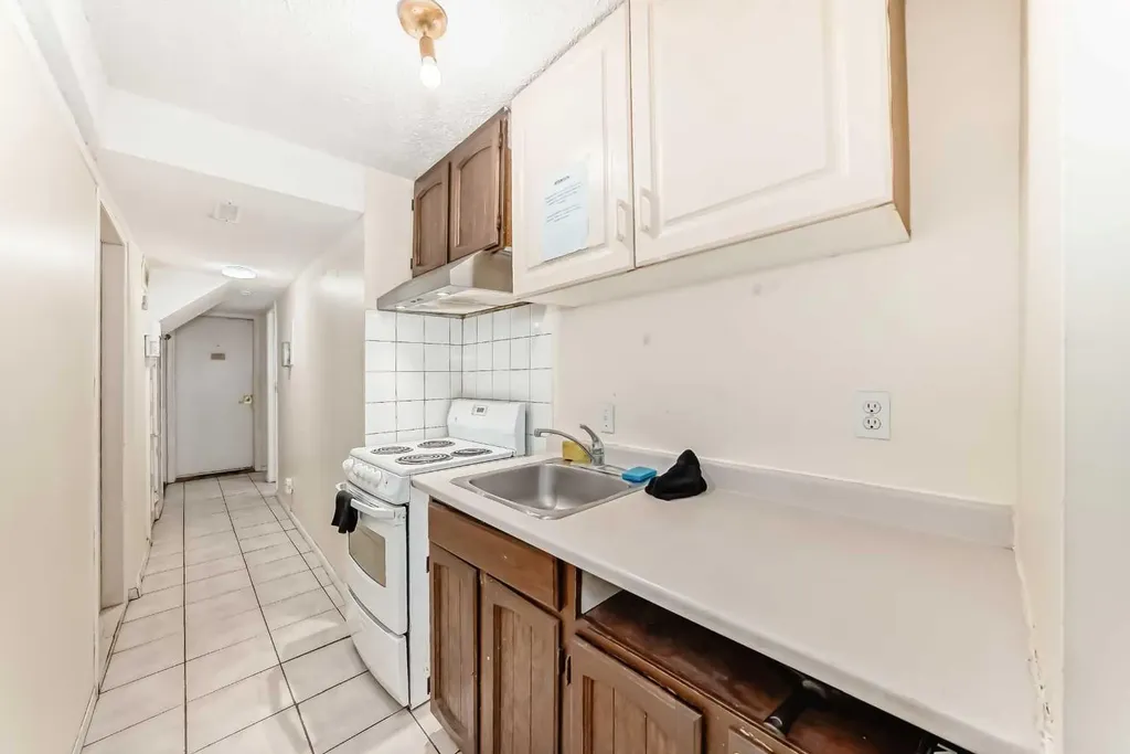 1227 13 Avenue SW Calgary AB T3C 0T2