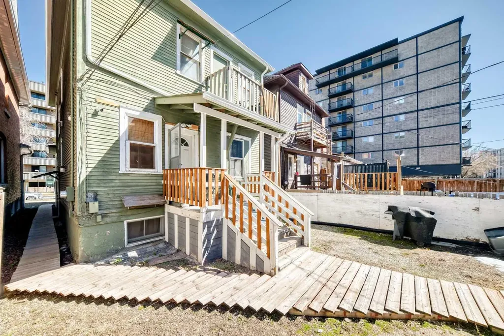 1227 13 Avenue SW Calgary AB T3C 0T2