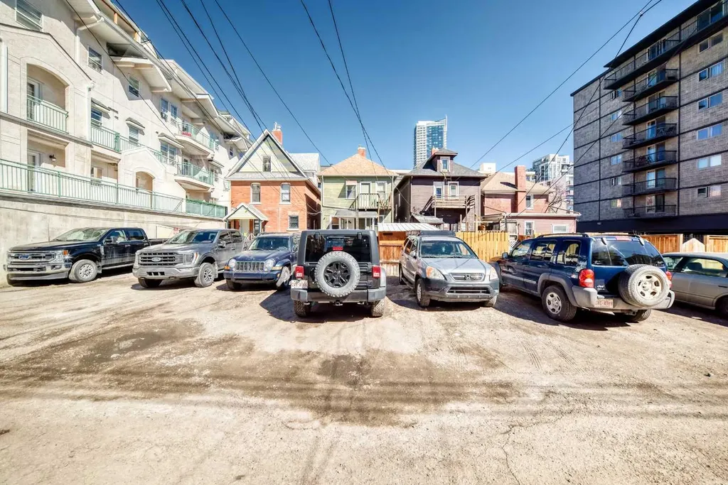 1227 13 Avenue SW Calgary AB T3C 0T2