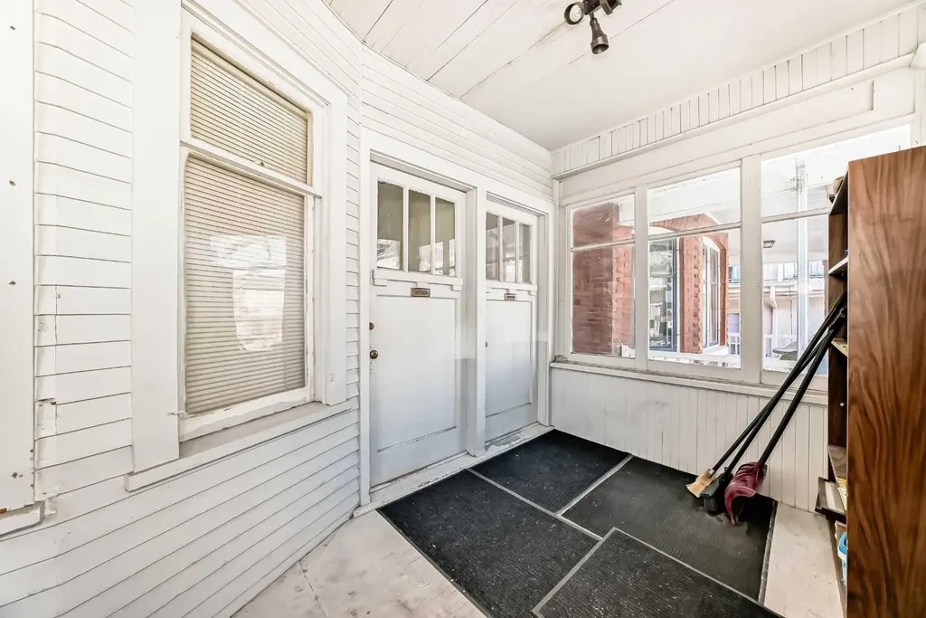 1227 13 Avenue SW Calgary AB T3C 0T2