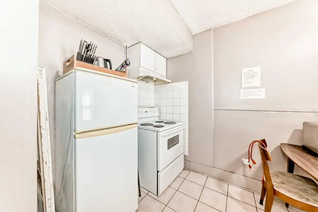 1227 13 Avenue SW Calgary AB T3C 0T2