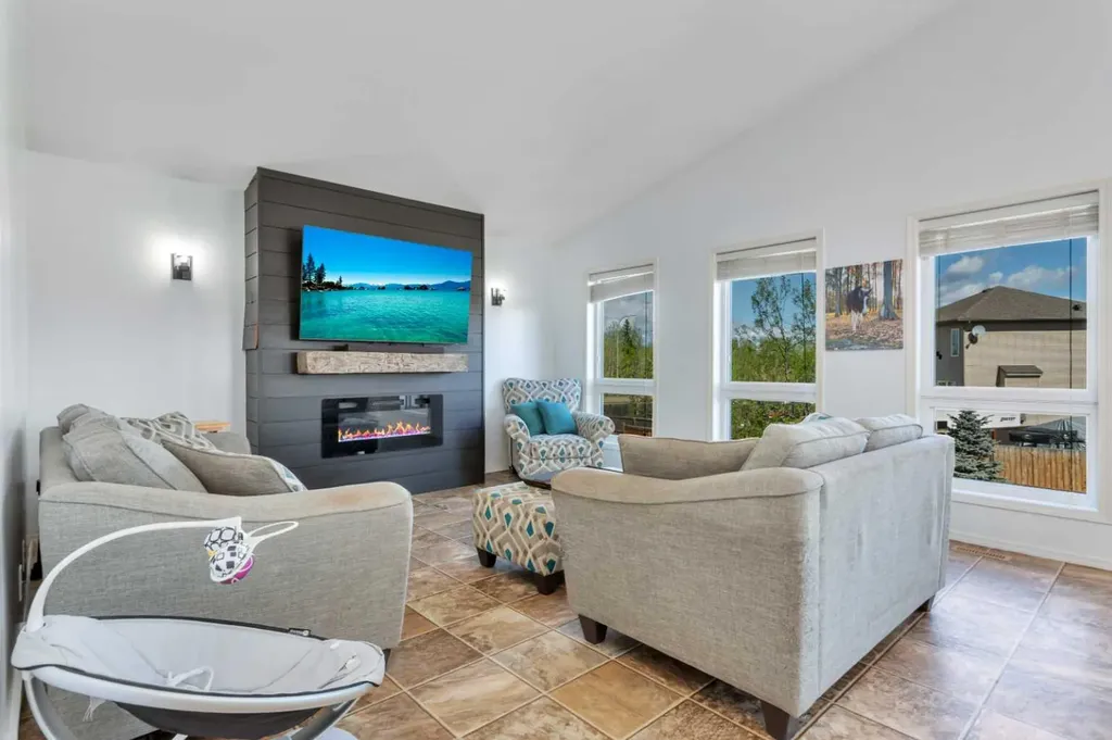 5908 67 Avenue Rocky Mountain House AB T4T 1V6