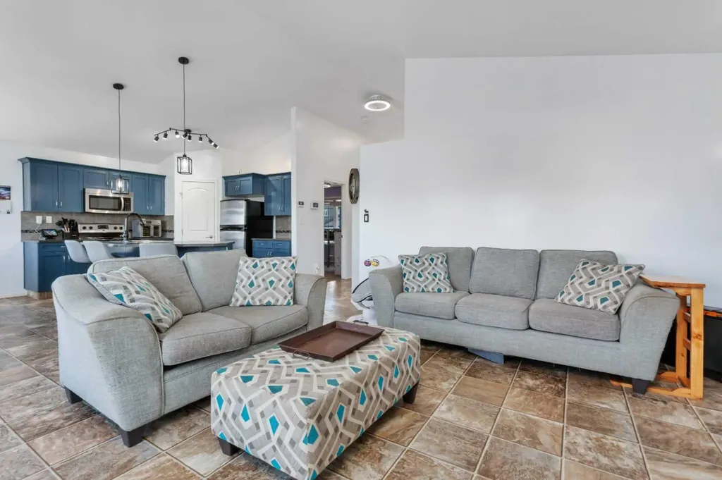 5908 67 Avenue Rocky Mountain House AB T4T 1V6