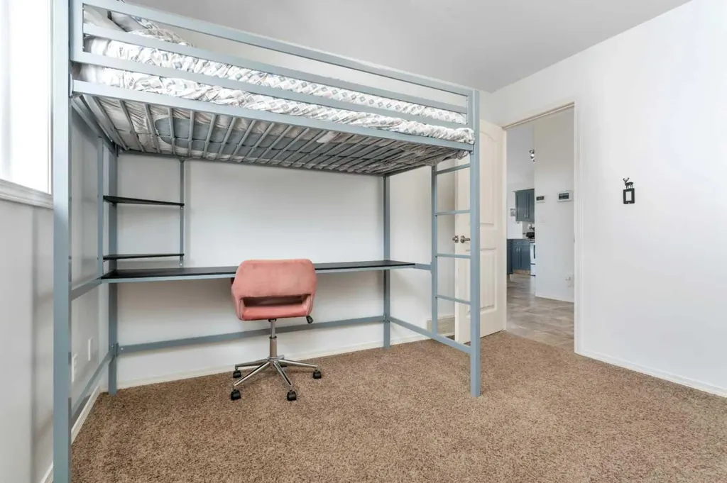 5908 67 Avenue Rocky Mountain House AB T4T 1V6