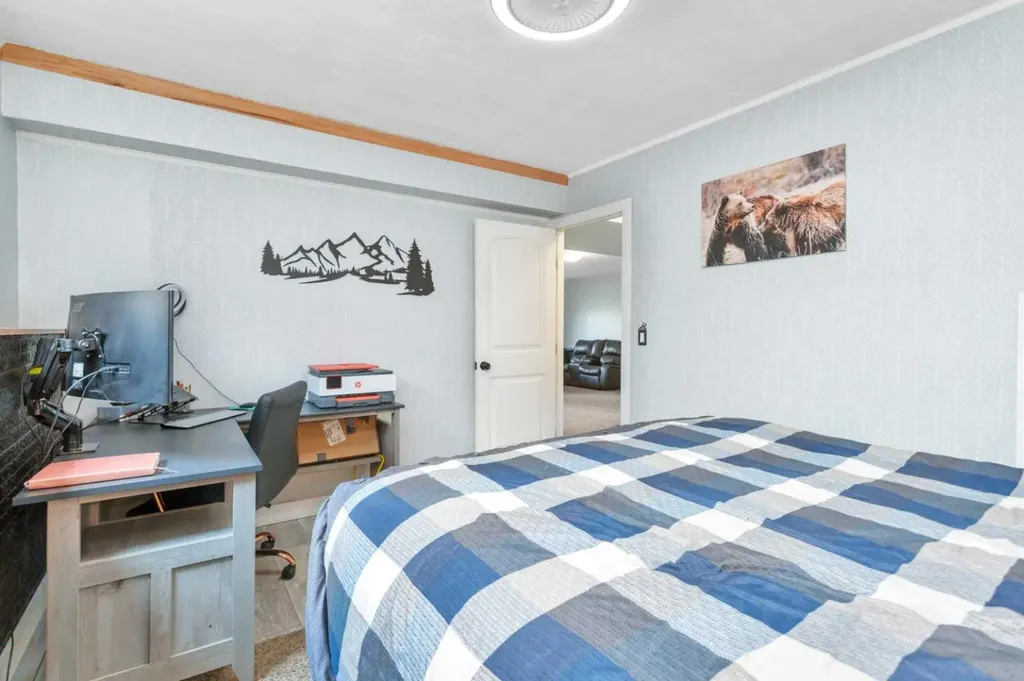 5908 67 Avenue Rocky Mountain House AB T4T 1V6