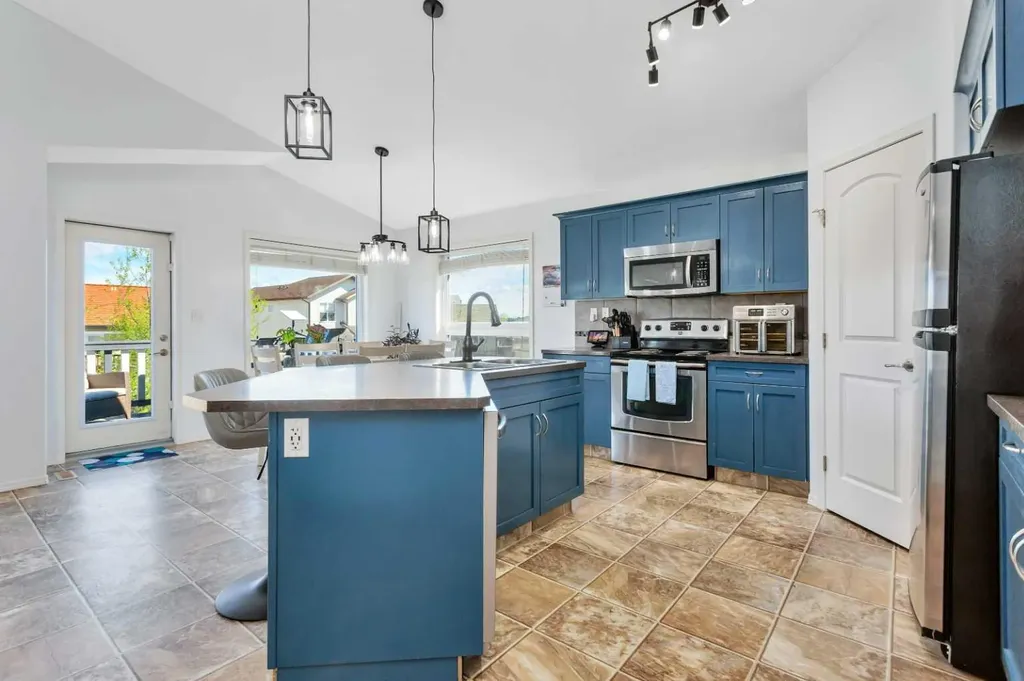 5908 67 Avenue Rocky Mountain House AB T4T 1V6