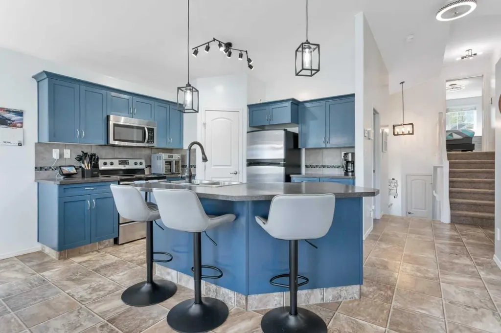 5908 67 Avenue Rocky Mountain House AB T4T 1V6