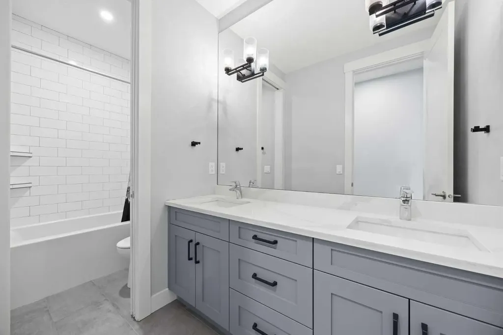 2223 Glenwood Drive SW Calgary AB T3E 3Y7