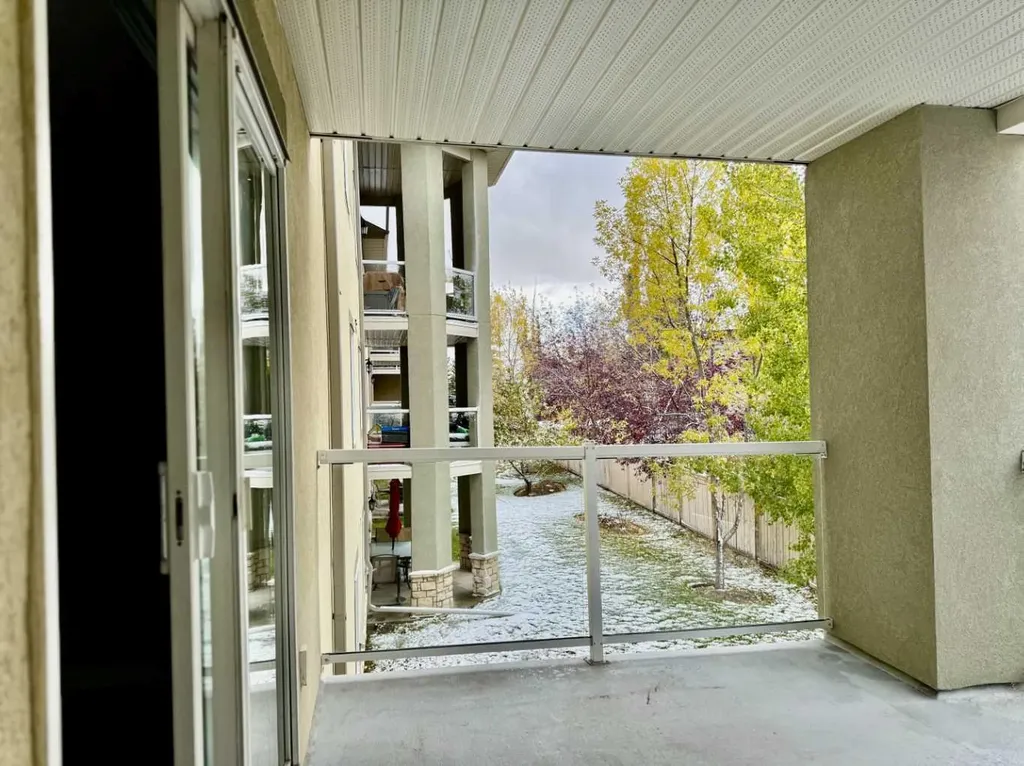 2518 Fish Creek Boulevard SW Calgary AB T2Y 4T5