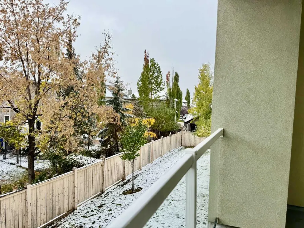 2518 Fish Creek Boulevard SW Calgary AB T2Y 4T5