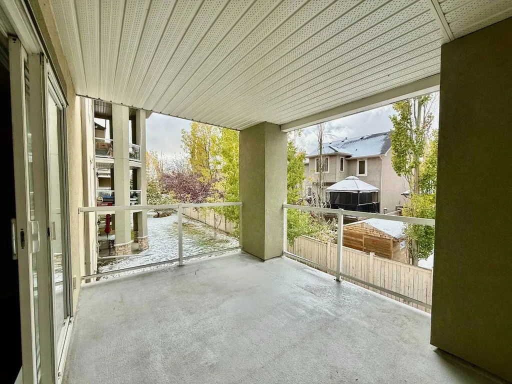 2518 Fish Creek Boulevard SW Calgary AB T2Y 4T5