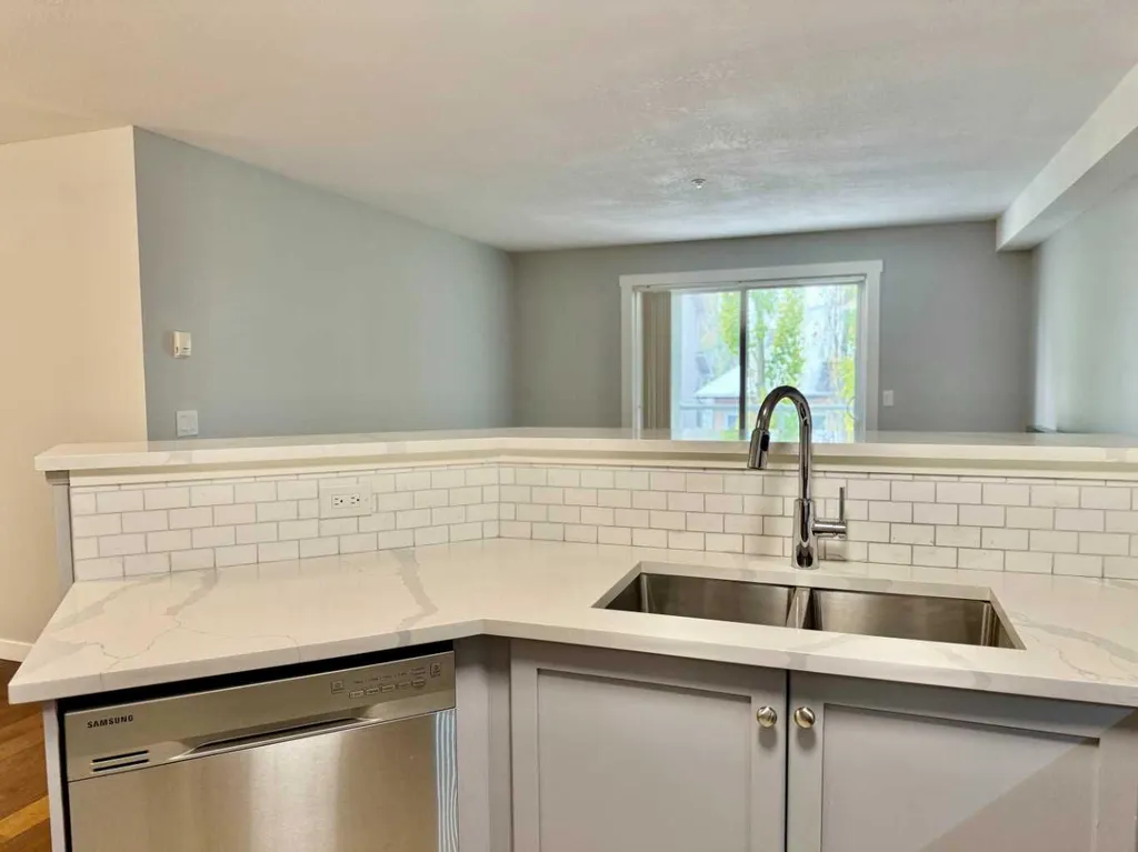 2518 Fish Creek Boulevard SW Calgary AB T2Y 4T5