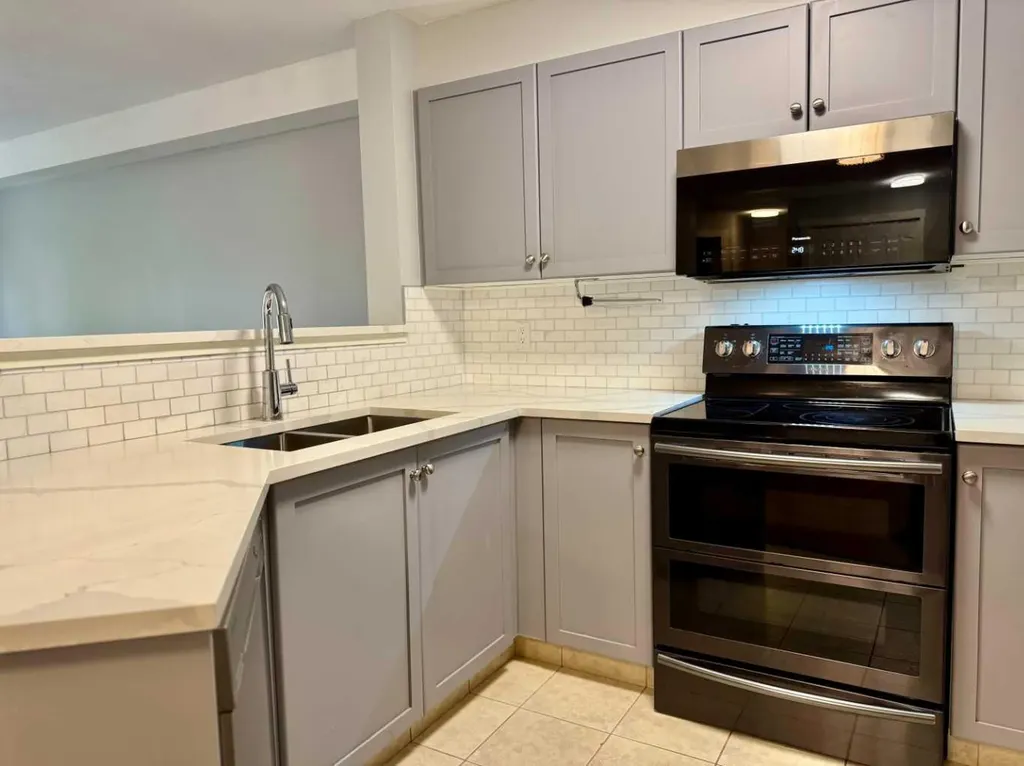2518 Fish Creek Boulevard SW Calgary AB T2Y 4T5