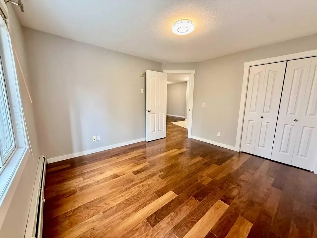 2518 Fish Creek Boulevard SW Calgary AB T2Y 4T5
