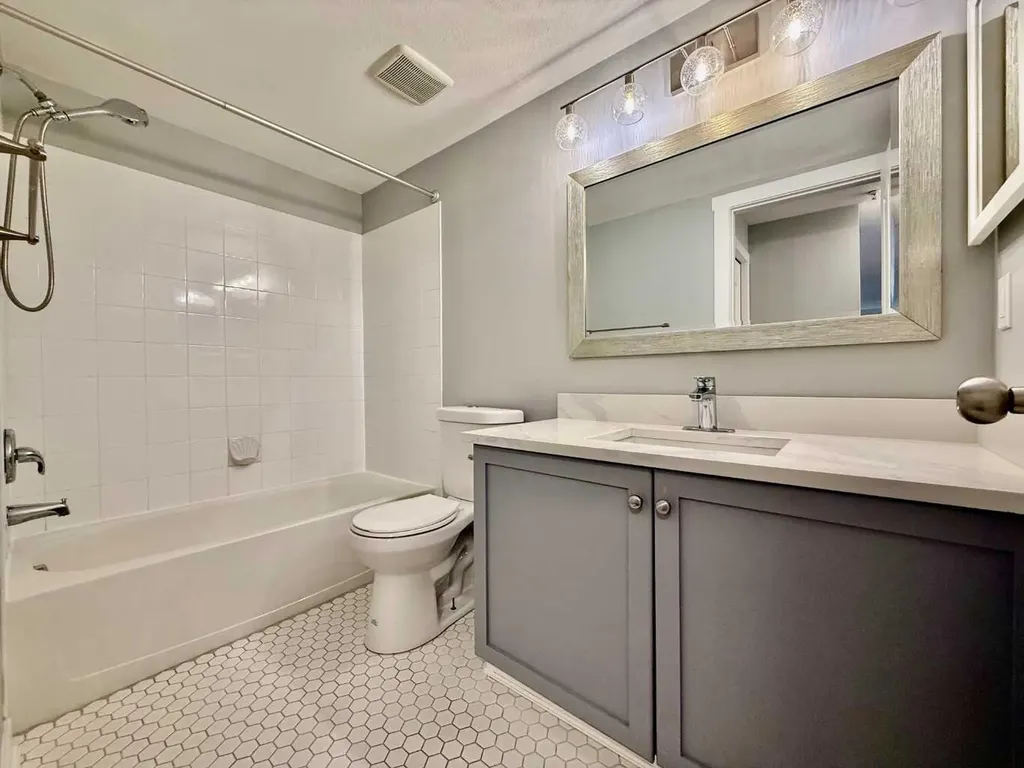 2518 Fish Creek Boulevard SW Calgary AB T2Y 4T5