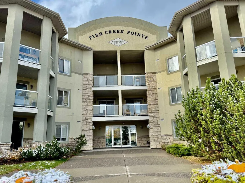 2518 Fish Creek Boulevard SW Calgary AB T2Y 4T5