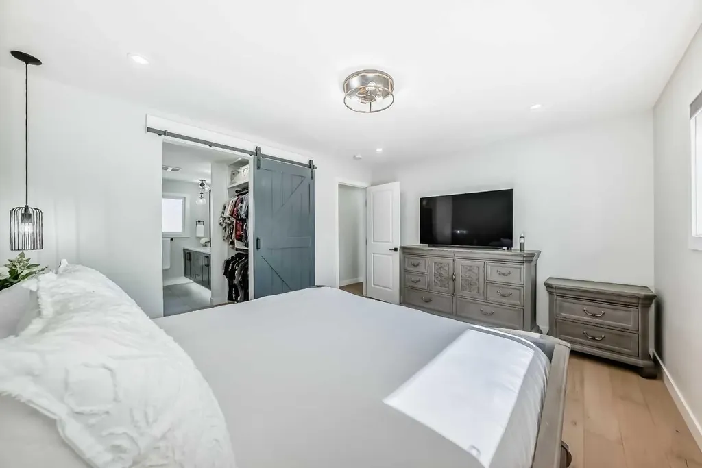 9215 Allison Drive SE Calgary AB T2J 1B3
