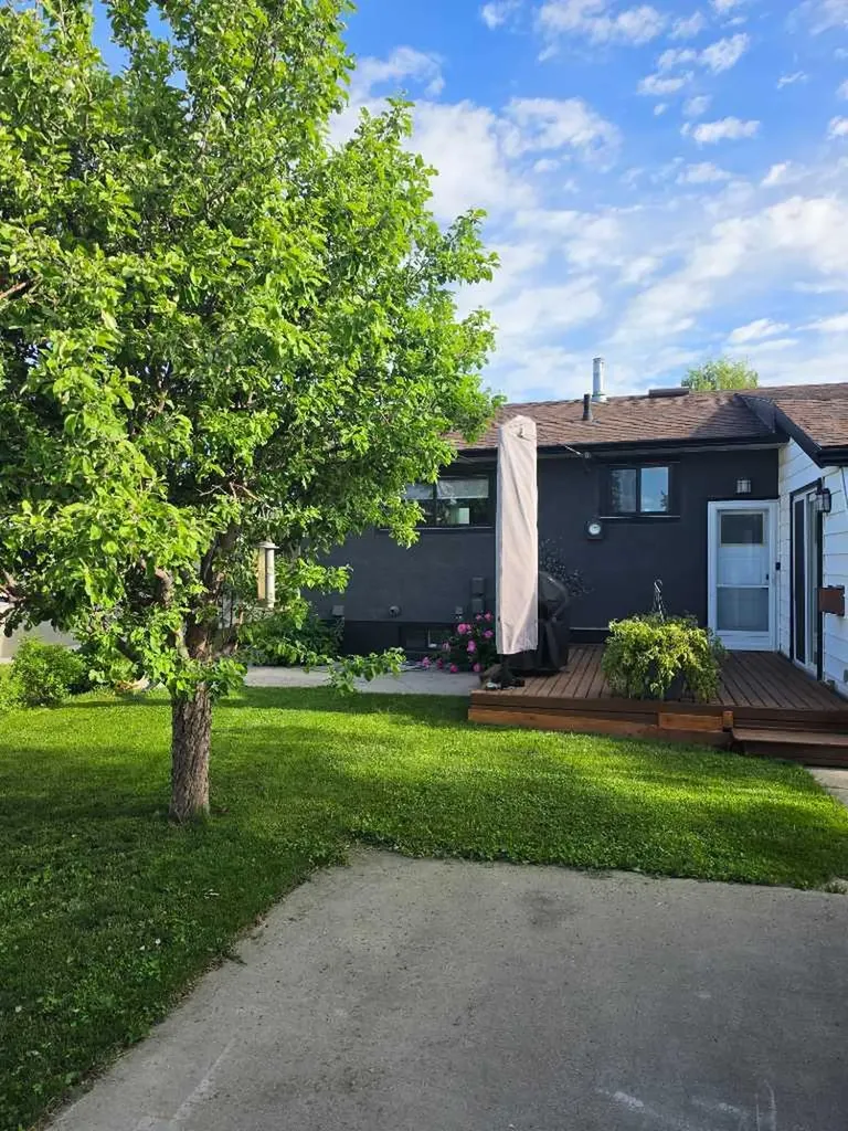 9215 Allison Drive SE Calgary AB T2J 1B3