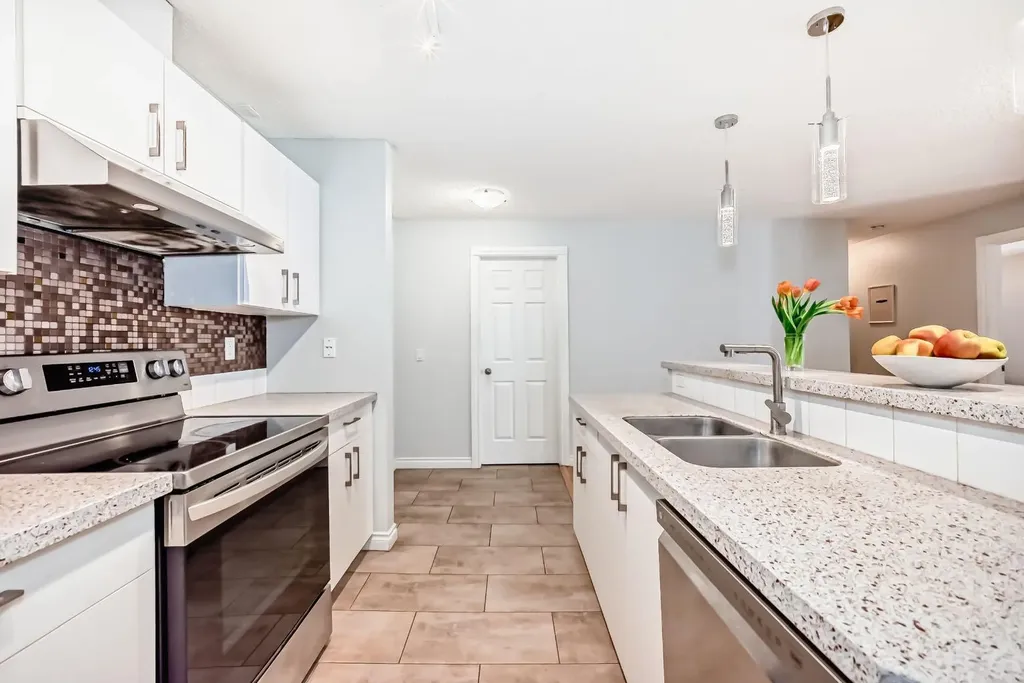 290 Shawville Way SE Calgary AB T2Y3Z9
