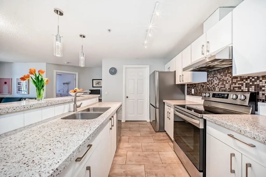 290 Shawville Way SE Calgary AB T2Y3Z9
