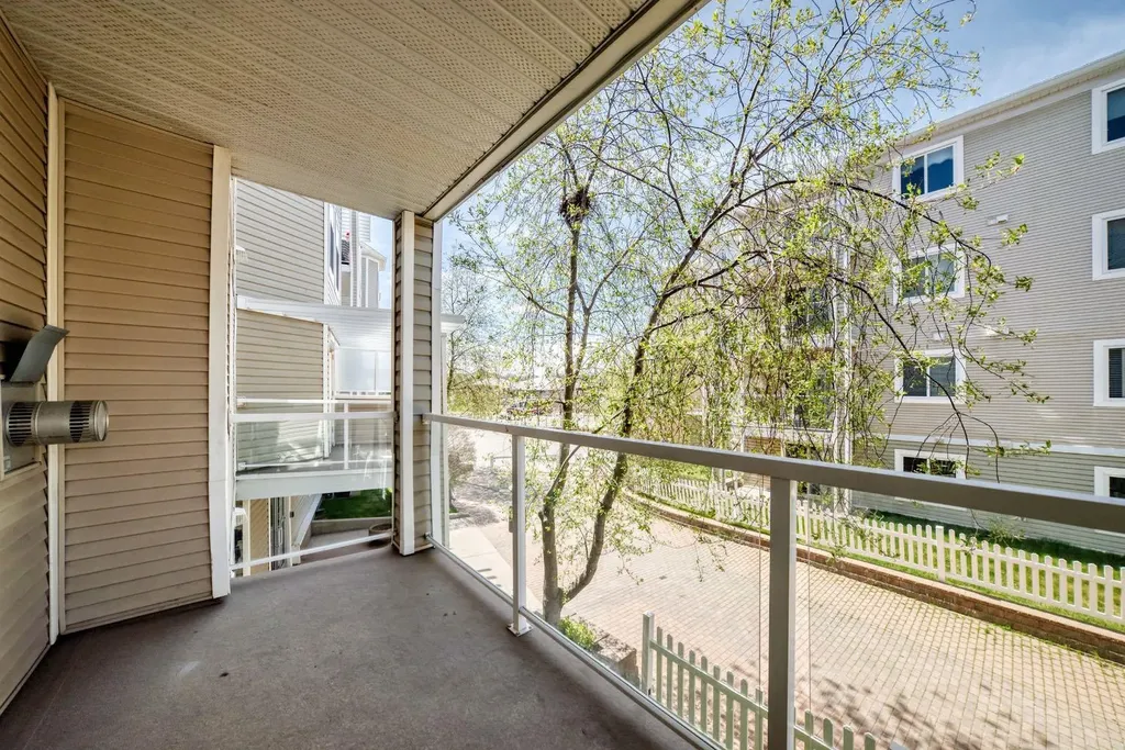 290 Shawville Way SE Calgary AB T2Y3Z9