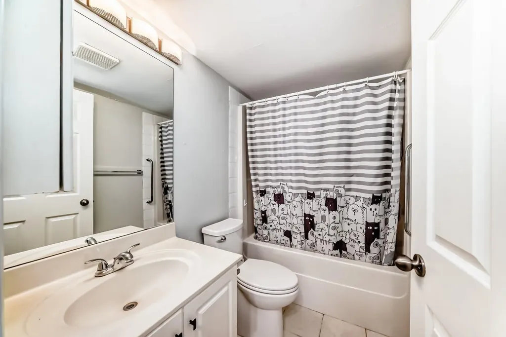 290 Shawville Way SE Calgary AB T2Y3Z9