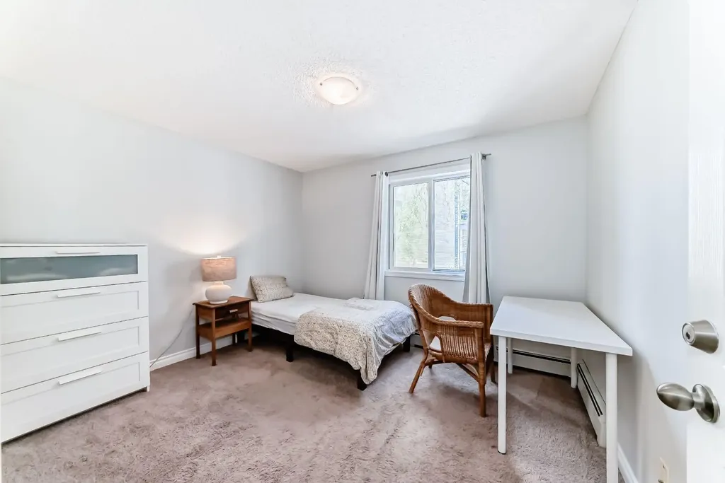 290 Shawville Way SE Calgary AB T2Y3Z9