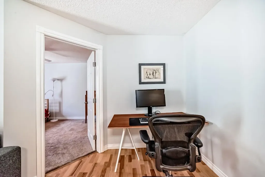 290 Shawville Way SE Calgary AB T2Y3Z9