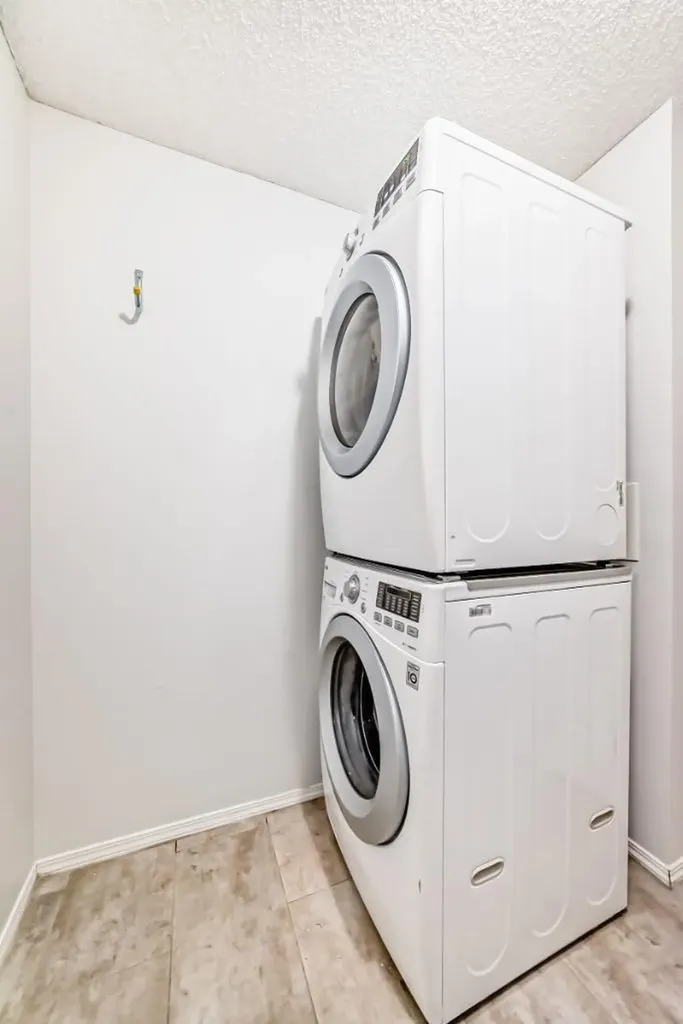290 Shawville Way SE Calgary AB T2Y3Z9
