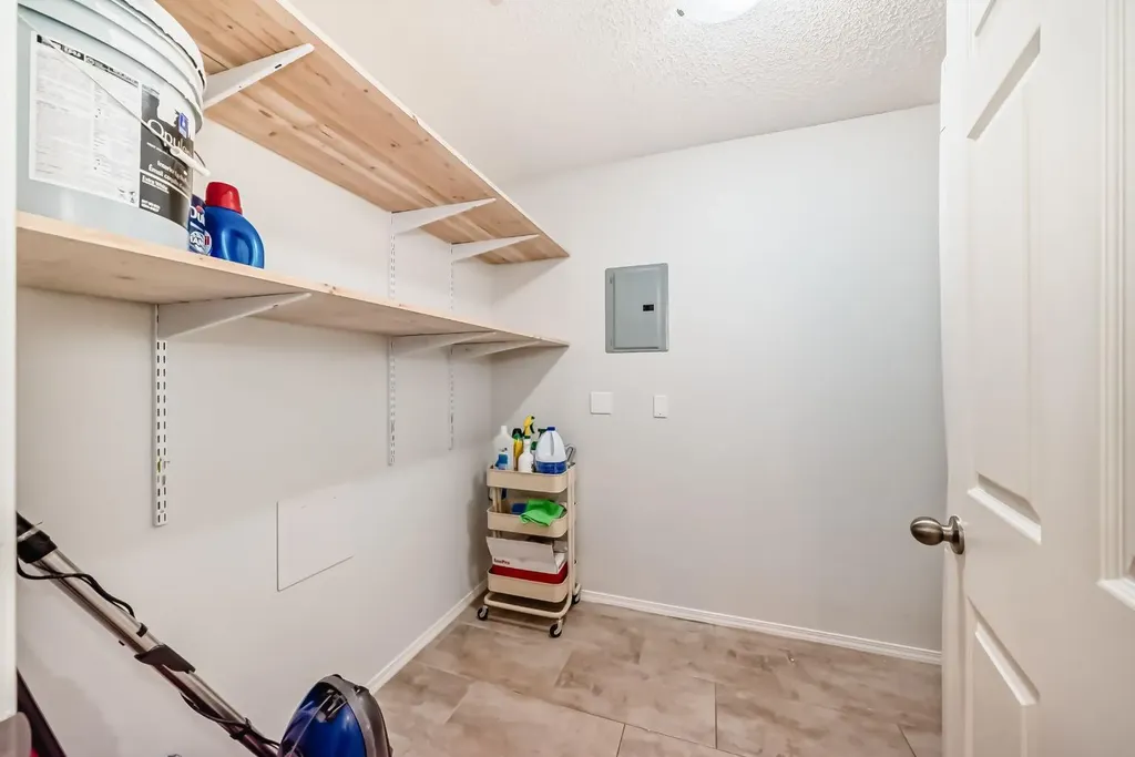 290 Shawville Way SE Calgary AB T2Y3Z9
