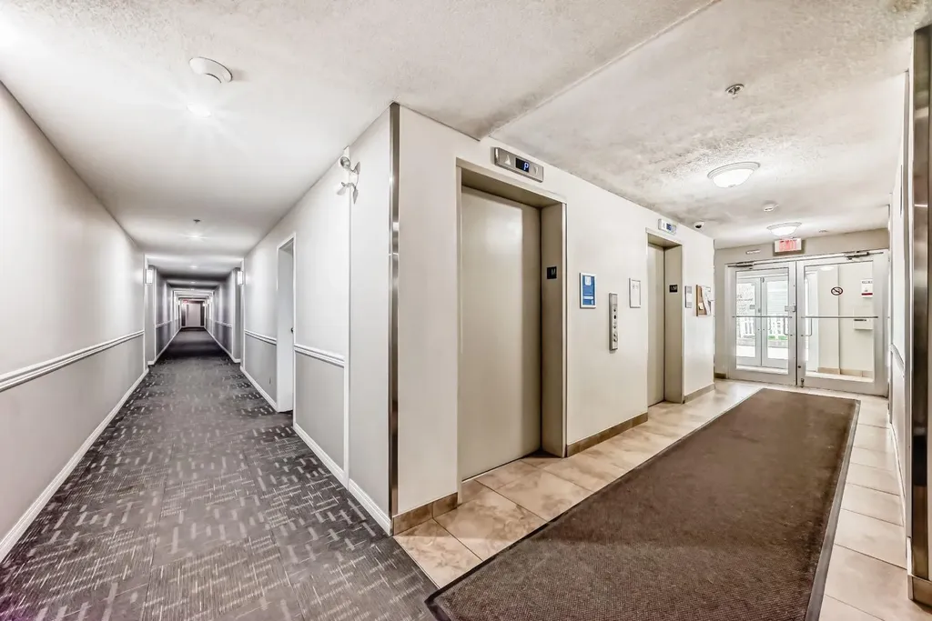 290 Shawville Way SE Calgary AB T2Y3Z9