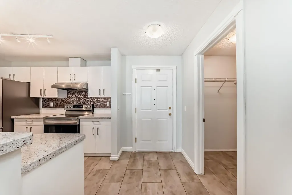 290 Shawville Way SE Calgary AB T2Y3Z9