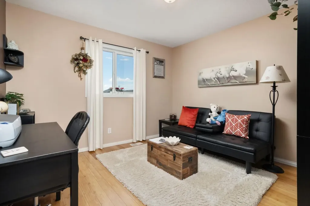 5204 33 Avenue Camrose AB T4V 4E2