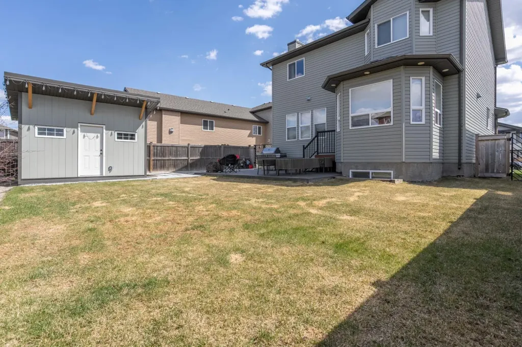 5204 33 Avenue Camrose AB T4V 4E2
