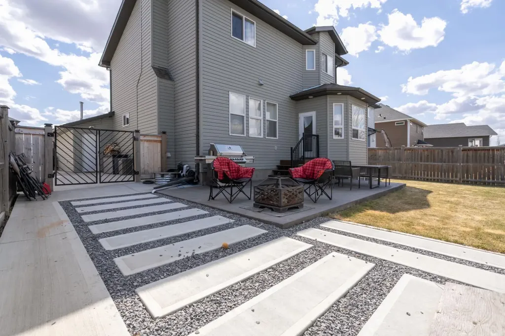 5204 33 Avenue Camrose AB T4V 4E2