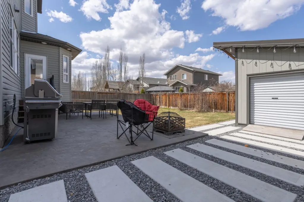 5204 33 Avenue Camrose AB T4V 4E2