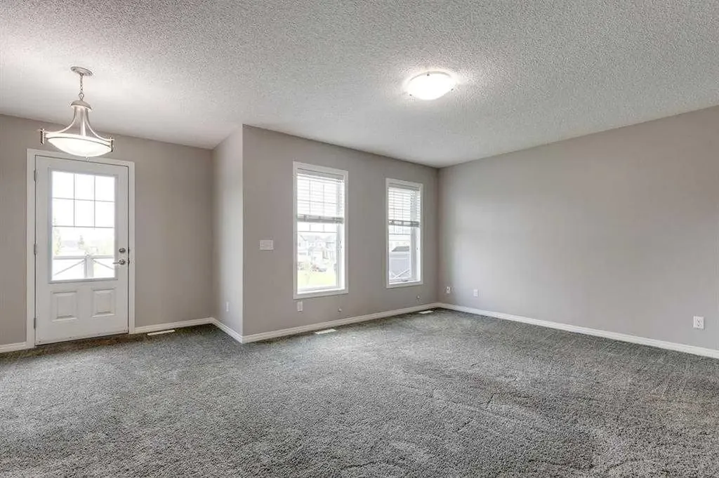 113 Windstone Avenue SW Airdrie AB T4B 3R3