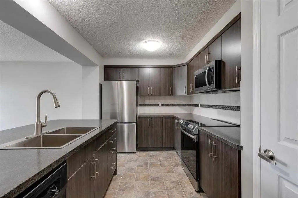 113 Windstone Avenue SW Airdrie AB T4B 3R3