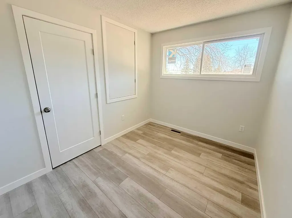 318 5 Avenue Wainwright AB T9W 1A7