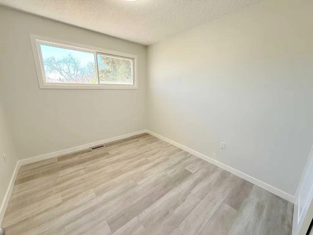318 5 Avenue Wainwright AB T9W 1A7