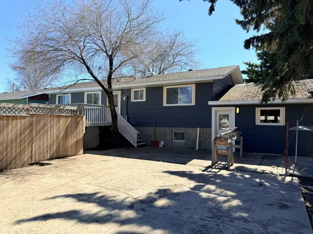 318 5 Avenue Wainwright AB T9W 1A7