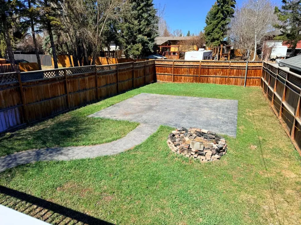 318 5 Avenue Wainwright AB T9W 1A7