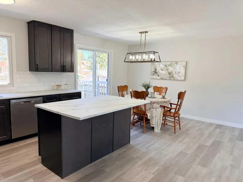 318 5 Avenue Wainwright AB T9W 1A7
