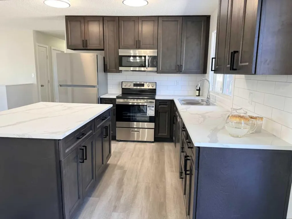 318 5 Avenue Wainwright AB T9W 1A7