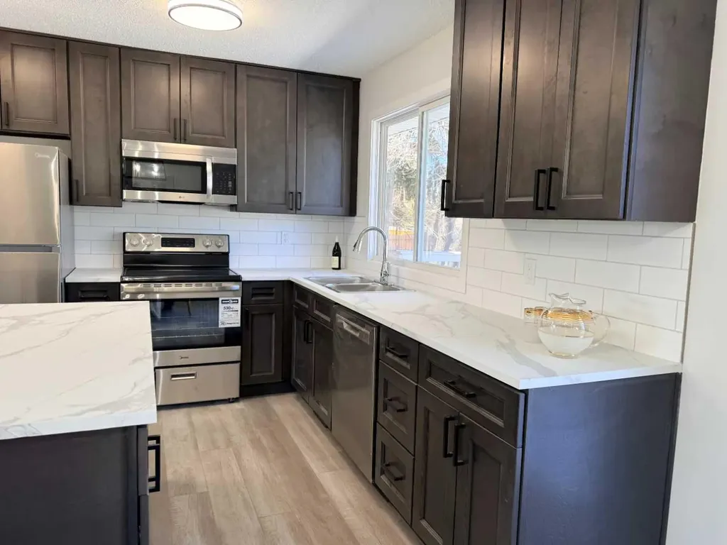 318 5 Avenue Wainwright AB T9W 1A7