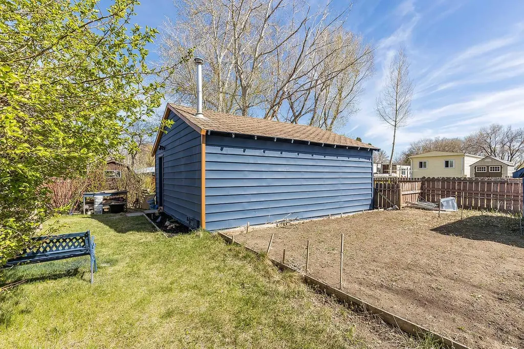 4000 13 Avenue SE Medicine Hat AB T1B 1J3
